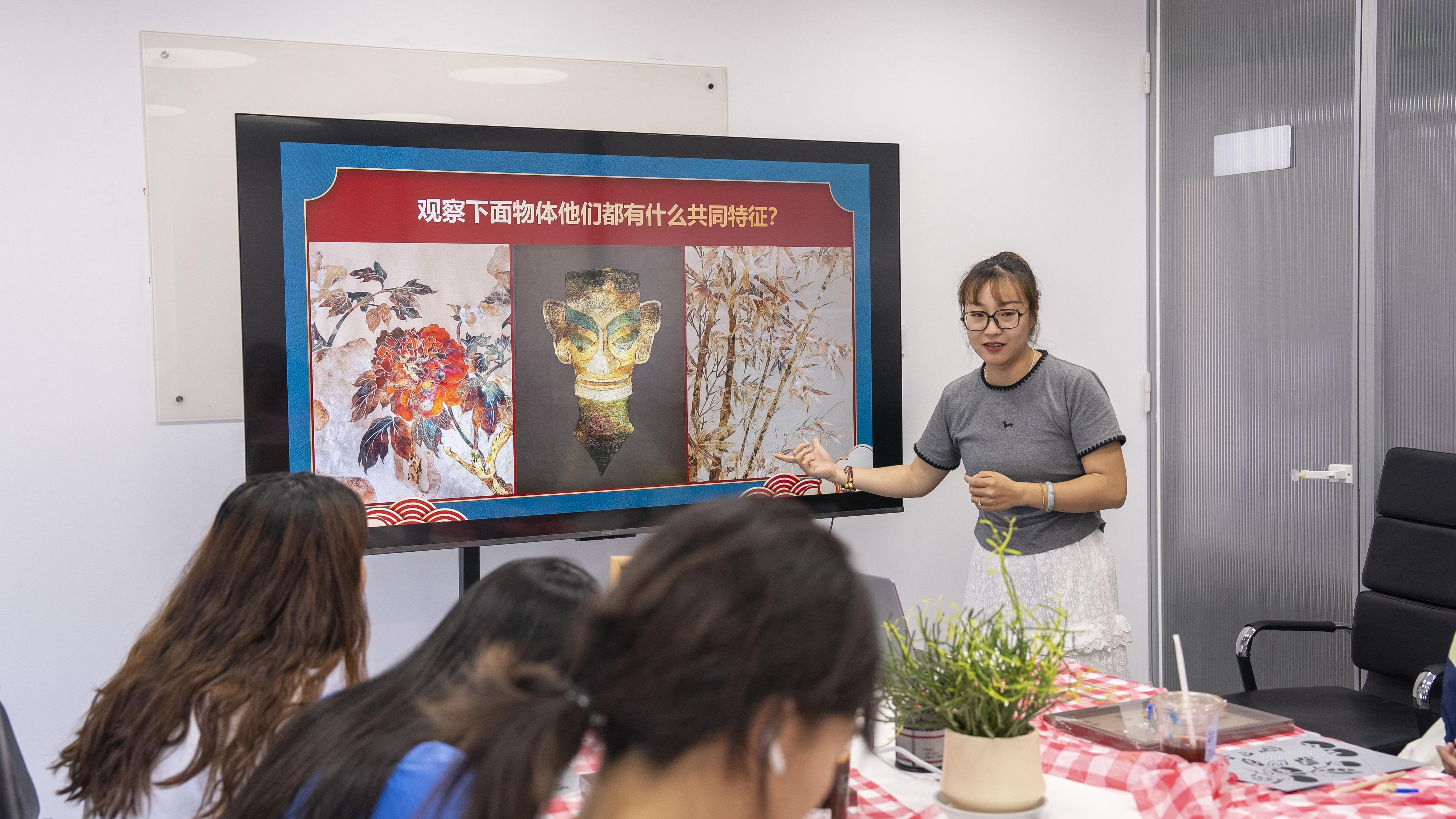 心言集团“非遗传承计划之烧箔画限定体验工坊”圆满举行助力非遗传承创新落地(图3)