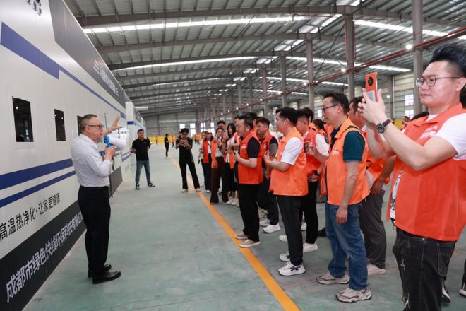 华南地区首条热康板生产线在贵港市港南区正式投产(图3)